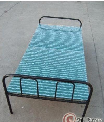 折叠床　北京单人折叠床出售　行军床价格信息
