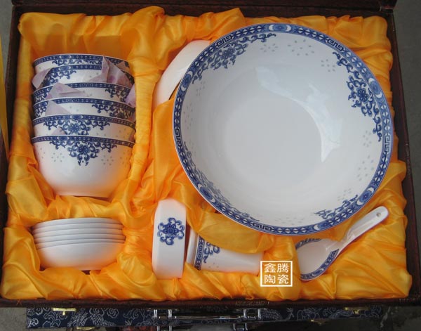 精美陶瓷餐具，高档瓷骨保鲜碗信息