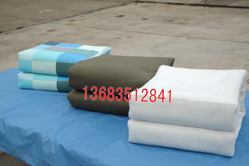 北京军绿棉被批发员工被褥价格信息