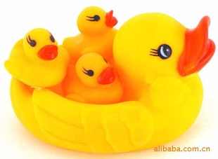 小鸭子水上玩具戏水鸭一大三小游泳洗澡游戏池2826信息