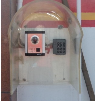 深圳工厂现货供应透明亚克力户外电话亭罩子信息