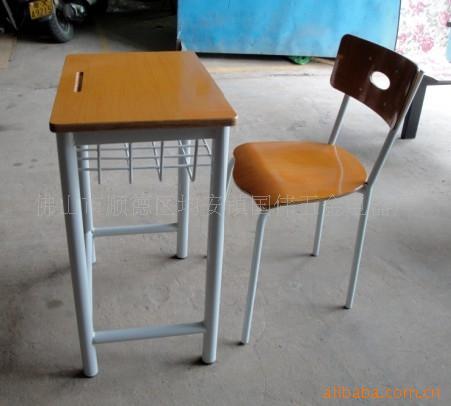 GW011P+GW014台单人学生课桌课桌椅信息