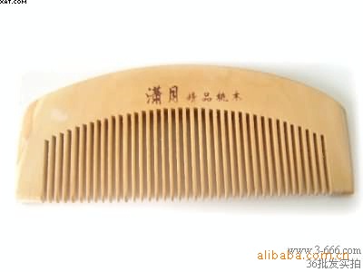批发保健桃木梳子、工艺木梳、工艺品，促销款信息