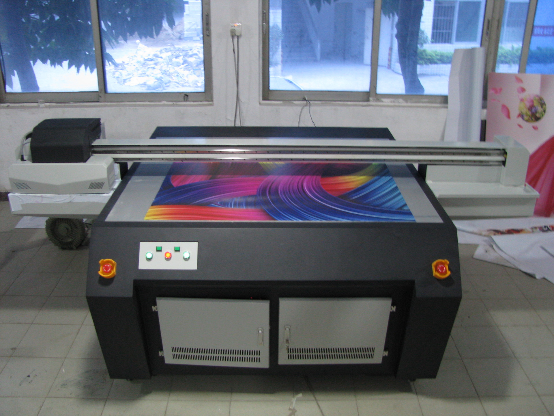 深圳大诚光驰标牌UV平板打印机，金属UV平板打印机信息