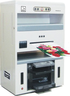 超人气的数码彩印一体机可供工艺影像店印刷精美水晶像信息