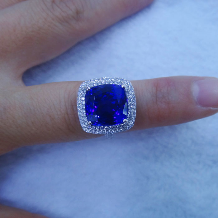 方枕坦桑石戒指 坦桑石婚戒 坦桑石裸石信息