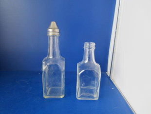 玻璃瓶玻璃瓶厂家玻璃瓶厂玻璃瓶批发50克胡椒瓶信息