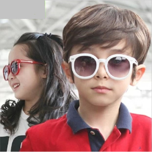 Zm8001金属铆钉箭头儿童太阳镜新款热卖韩国儿童太阳眼镜信息