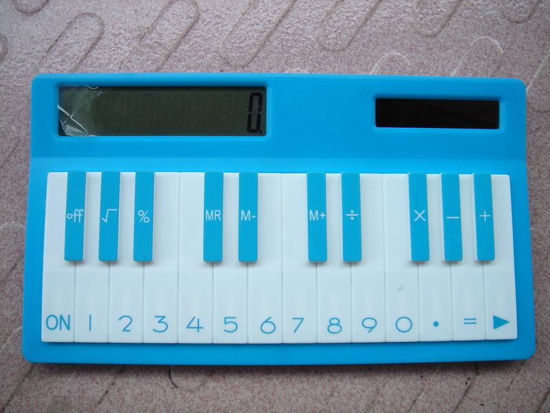 利宝大钢琴计算器  钢琴键礼品计算器信息