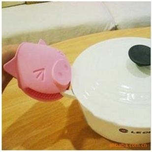 防滑隔热手套耐热矽胶防烫手方便厨房好创意~可爱小猪隔热手套信息