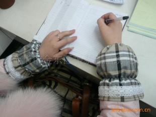 风靡全球韩版的袖套，商务家务学生群体信息