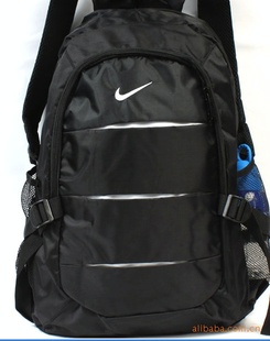 厂家直销2013年最新款潮人简约版休闲双肩运动背包旅行背包信息