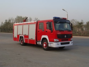 斯太尔单桥泡沫消防车,6吨水2吨泡,水泡联用灭火救灾车信息