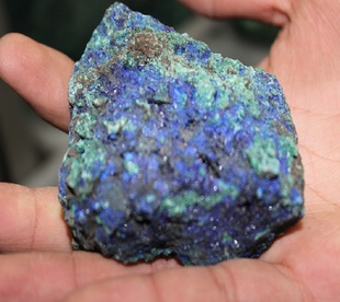天然蓝铜矿原石摆件纯蓝蓝铜矿原石矿标摆件观赏石摆件收藏信息