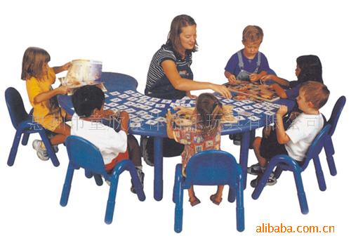 课桌，儿童桌椅，学校设施，椅子，滑梯，体育用品信息