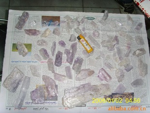 紫锂辉石,进口紫锂辉石，锂辉石原料，锂辉石矿紫锂辉宝石信息