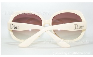 迪奥3113女士大框太阳镜时尚太阳眼镜潮流眼镜迪奥眼镜信息